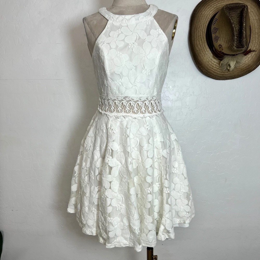 Papaya USA White Lace Halter Skater Dress Cutout Waist Floral Size S